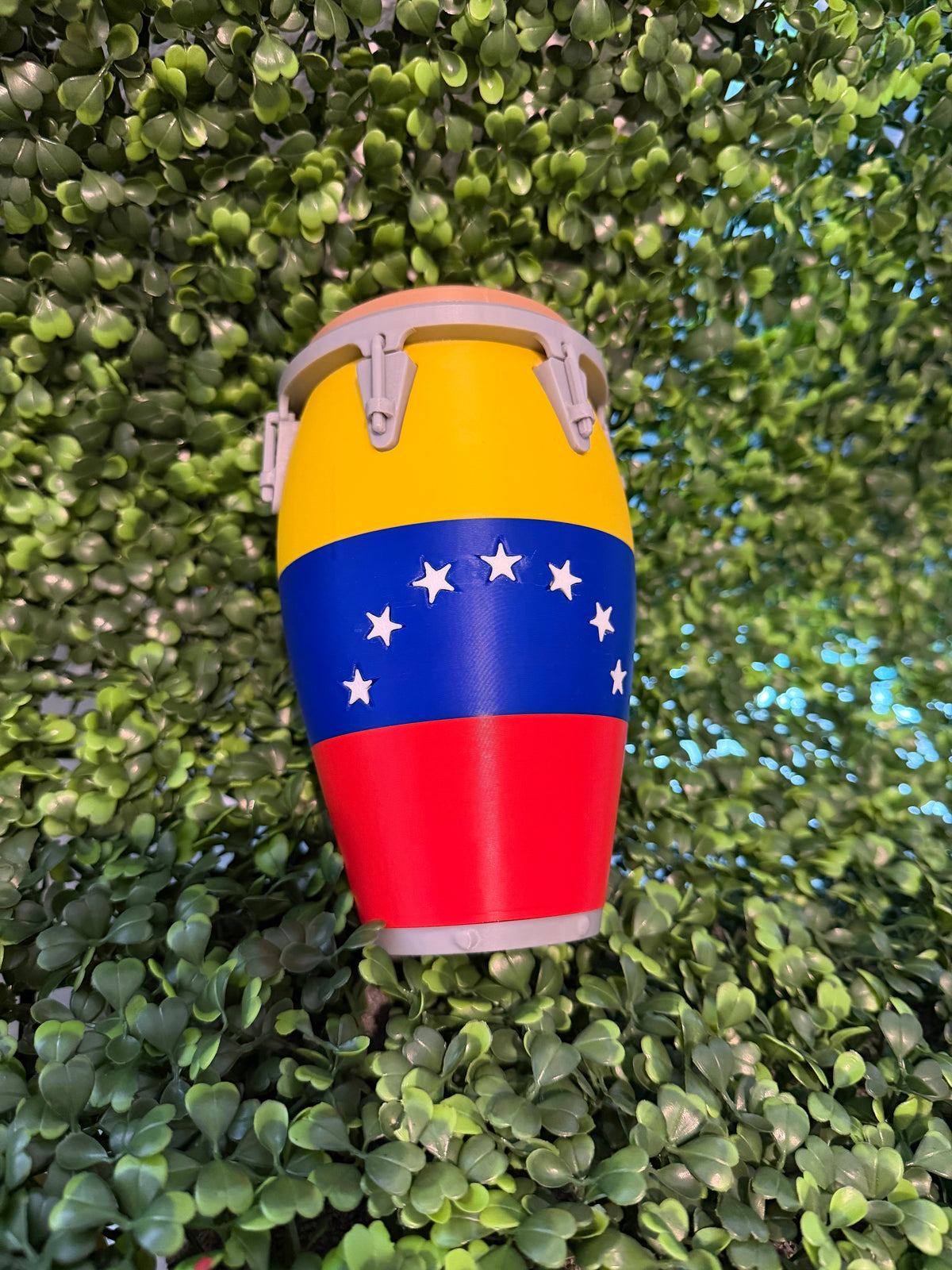 Venezuela Conga Can Holder